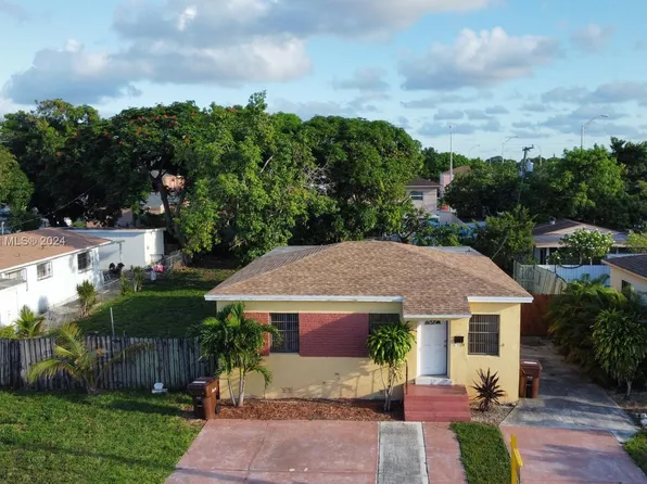 310 E 17th St, Hialeah, FL 33010