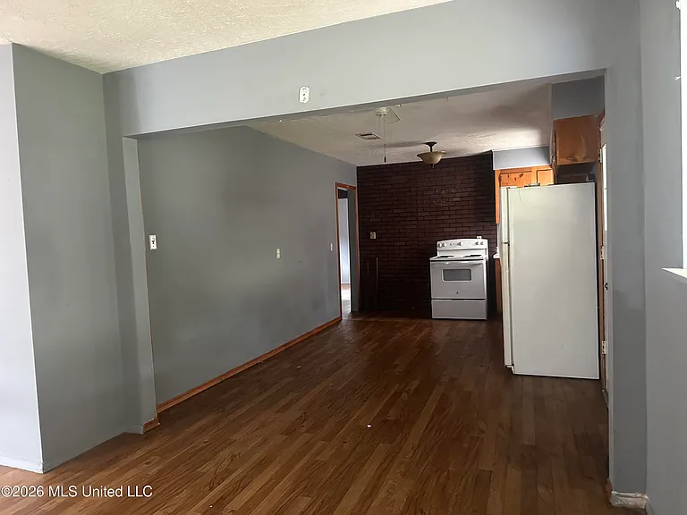 3655 Horton St — Photo 11