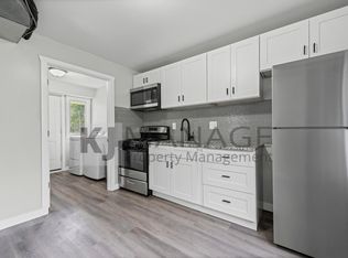32445 Muskegon Ct, Westland, MI 48186