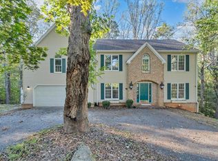 5539 Highfields Rd, Roanoke, VA 24018