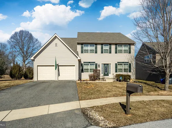 19 Paddock Way, West Grove, PA 19390