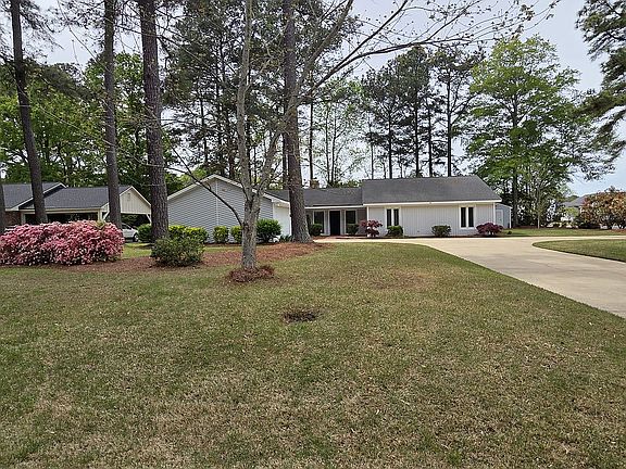 3rd image of 3812 Gloucester Rd