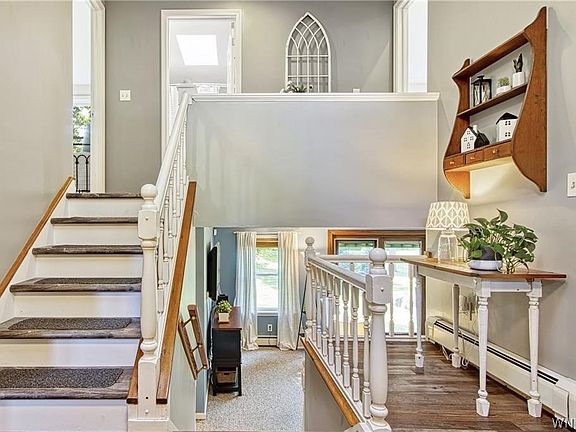 5th image of 189 Cadman Dr