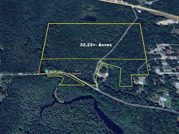 3rd image of 830 Four Mile Rd