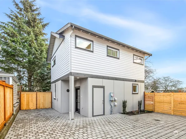 7036 Alonzo Avenue NW, Seattle, WA 98117