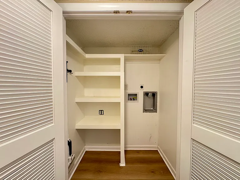 1561 Arcadia Dr — Photo 19