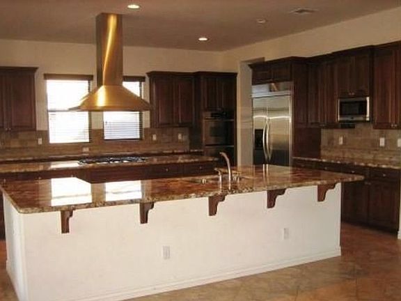 3rd image of 20310 E Poco Calle