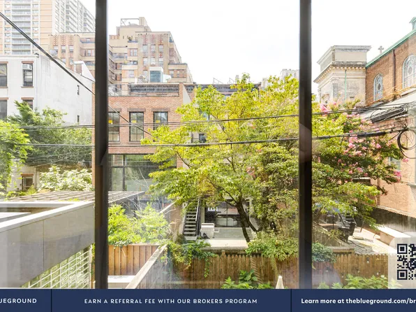 70 Middagh Street image 4 of 22