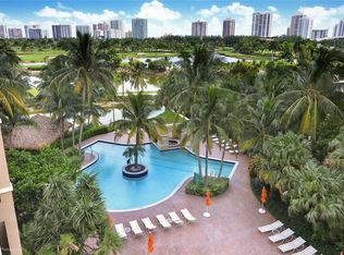 19501 W Country Club Dr APT 504, Aventura, FL 33180