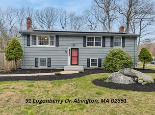 91 Loganberry Dr, Bridgewater, MA 02351
