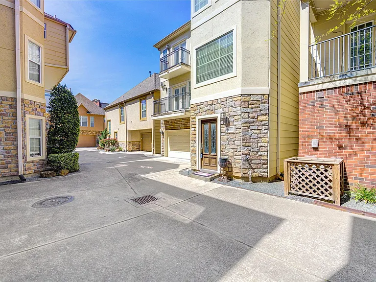 5813 Washington Ave #B — Photo 3
