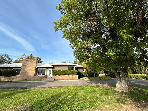 3rd image of 1161 N Bear Creek Ct