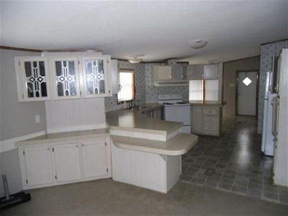 4th image of 2209 Christopher Dr