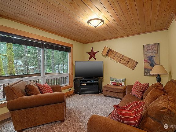 5th image of 117 Tatoosh View Dr