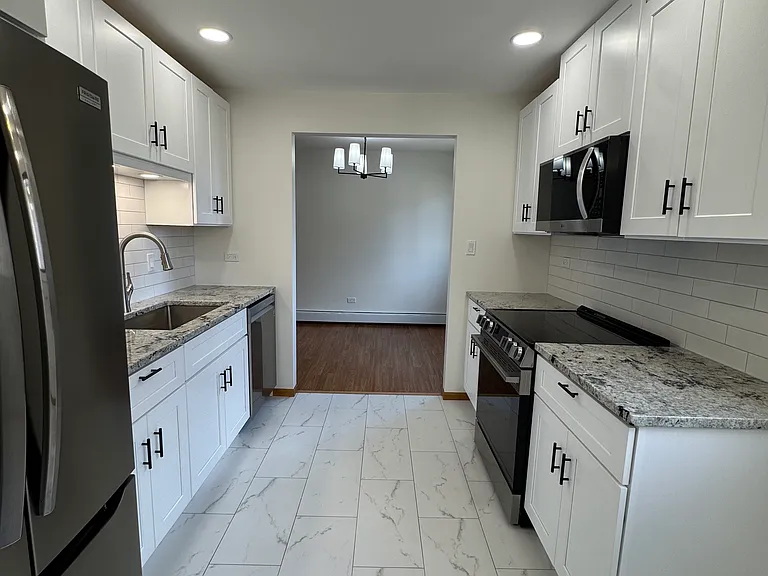 10425 Mayfield Ave #2W — Photo 10