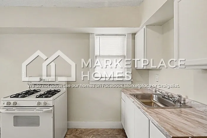 15710 Northlawn St #1 — Photo 12