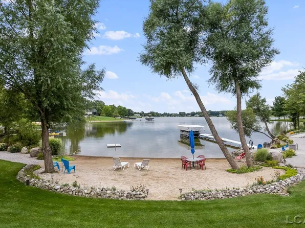 13611 E Diane Dr, Camden, MI 49232