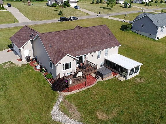 4th image of 1214 Breezy Ln #26