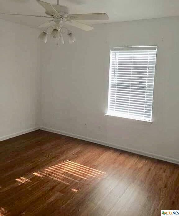 1st image of 1409 E Avenue G