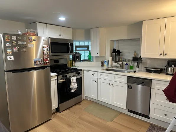 (undisclosed Address), Chicago, IL 60622