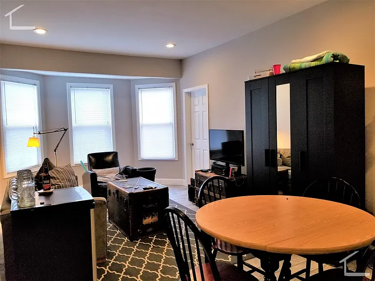 77 Linden St #1 — Photo 6