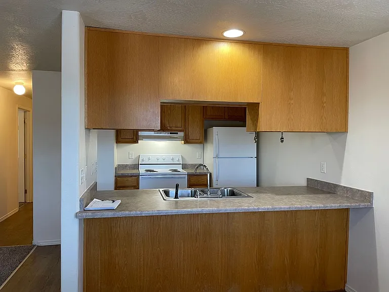 2393 Howard Ave #B — Photo 4