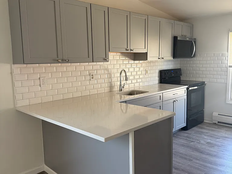 77 N 14th St #2 — Photo 15
