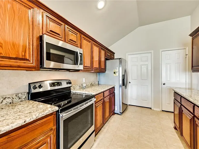 8633 Corral Cir — Photo 8