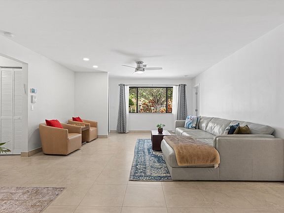 5th image of 1101 NE 4th Court
