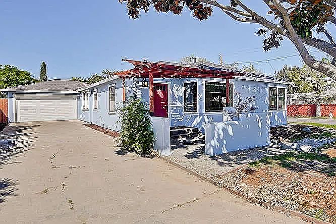 1st image of 411 Central Ave
