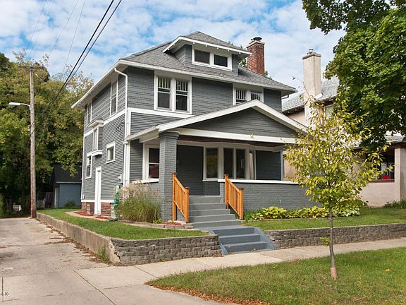 3rd image of 611 Giddings Ave SE
