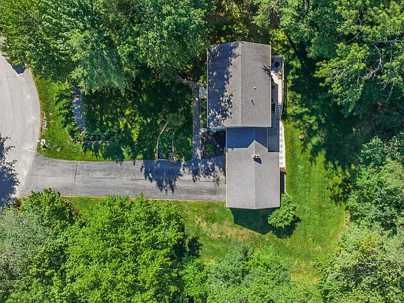4th image of 9 Juniper Lane