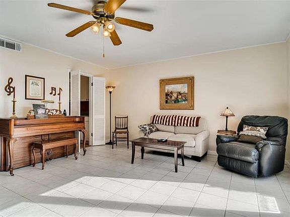 4th image of 9009 N Plaza Dr #114