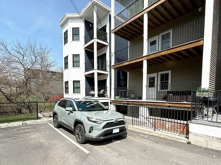 335 Maverick St #1 — Photo 15