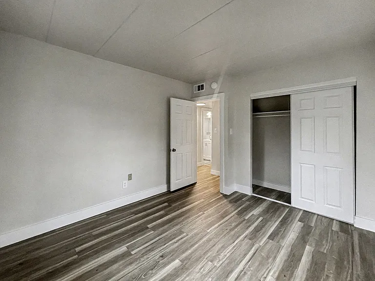 8 Midland Rd — Photo 7