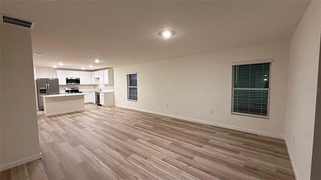 5 bed, 2.0 bath, 1739 sqft, $2,350 — Photo 4