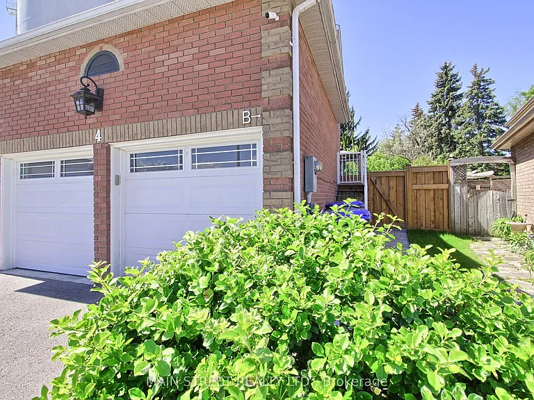 4 Carrington Pl #B — Photo 2