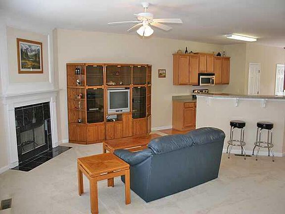 4th image of 2209 Pebble Beach Dr