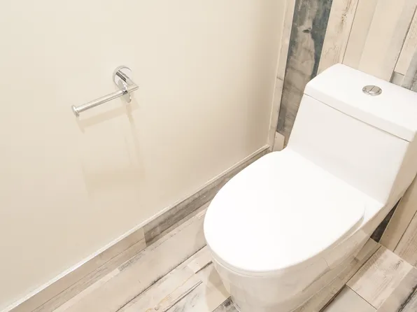 1426 De Kalb Avenue image 29 of 40