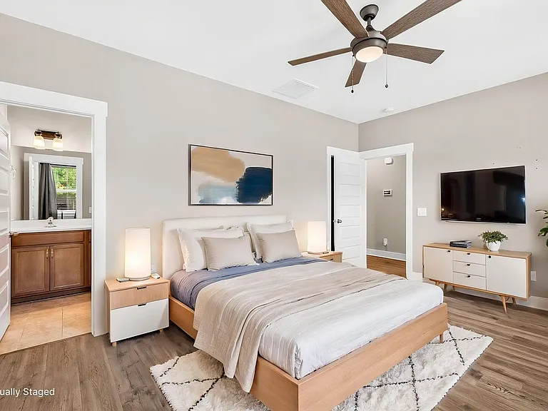 7795 Park Gate Dr — Photo 20