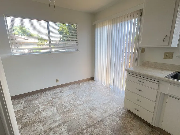 1915 Celeste Ct #B — Photo 22