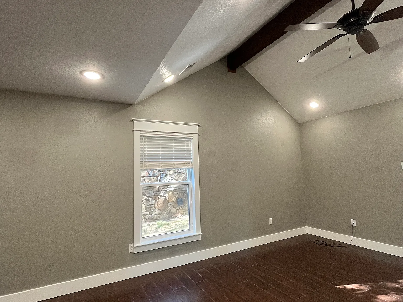2 bed, 1042 sqft, $1,500 — Photo 3
