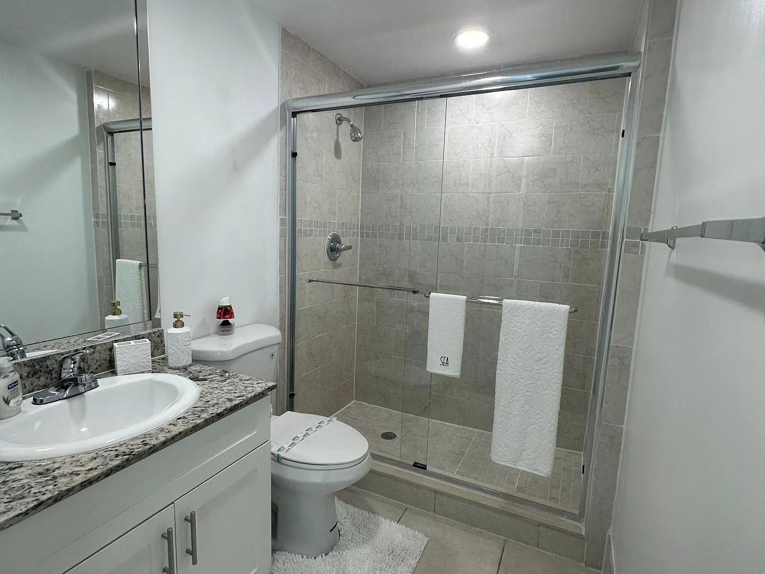 17000 N Bay Rd — Photo 1