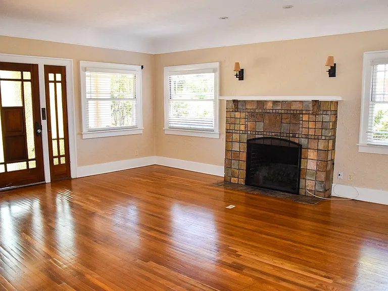 169 N Harwood St — Photo 5