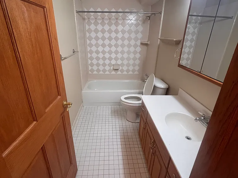 2302 Warren St — Photo 6