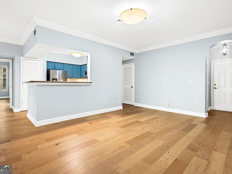 3777 Peachtree Rd #1402 — Photo 4