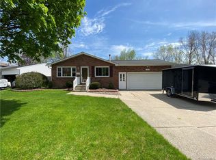 63 Acacia Dr, Amherst, NY 14228