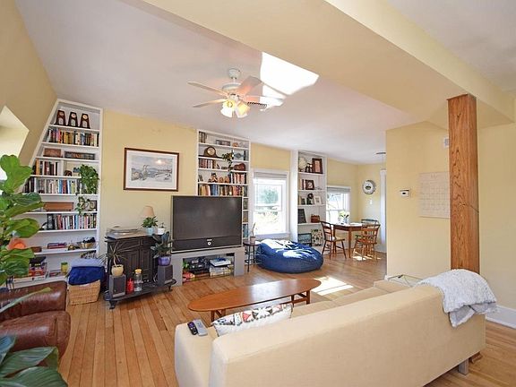 2nd image of 1009 Paradrome St APT 3
