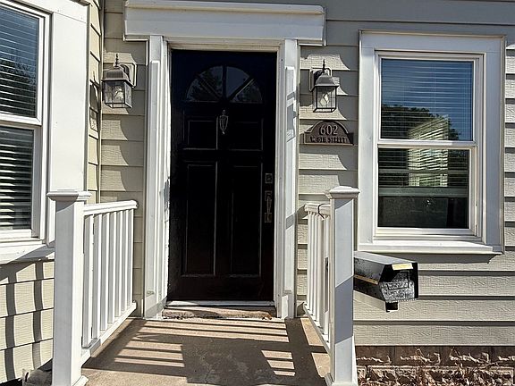2nd image of 602 W 8th St