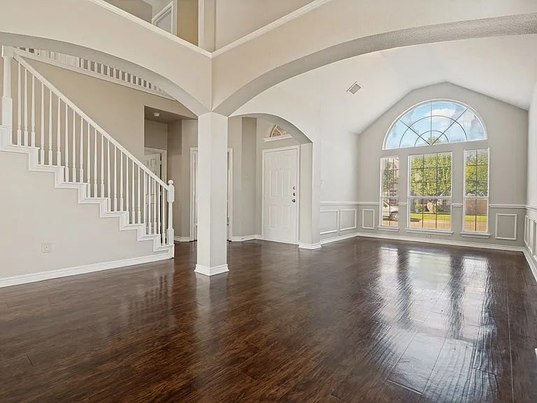 305 Boulder Creek Dr — Photo 1